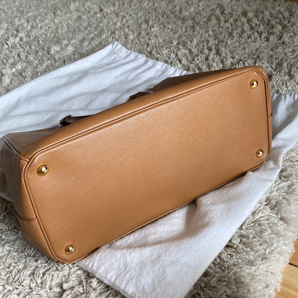 Prada Medium Galleria, Brown Double Zip Lux Tote Saffiano Leather Medium - Picture 8 of 15